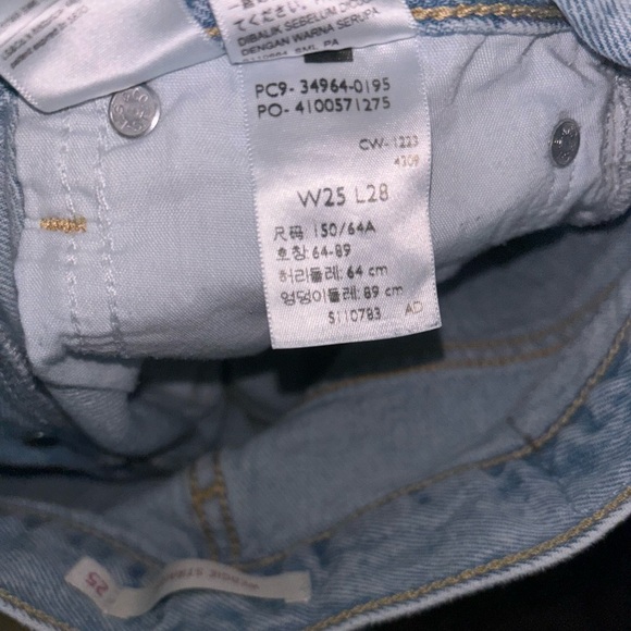 Levi’s Straight Jeans - Picture 4 of 6
